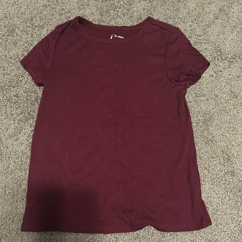 Maroon tshirt, size 10/12 girls